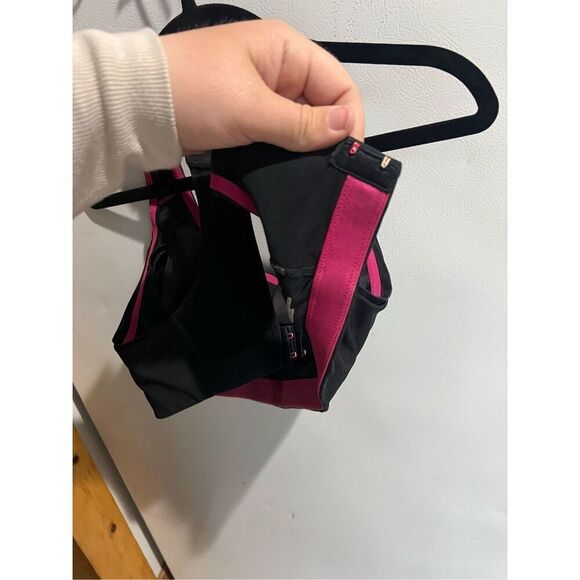 Under Armour Black Bra Woman’s Size 34C Heat Gear - Picture 16 of 16